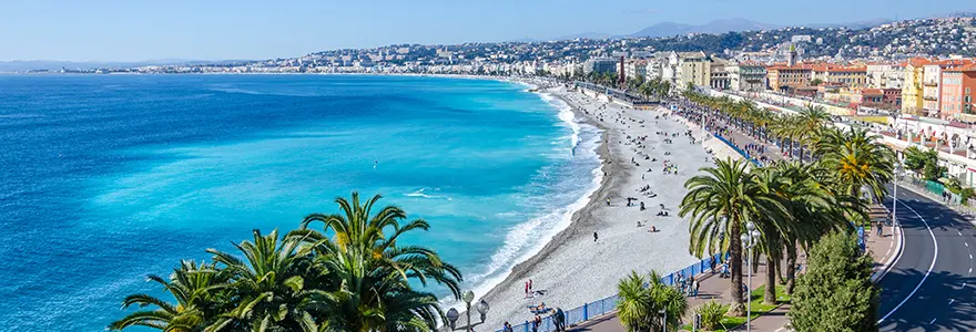 Les meilleurs itinéraires pour explorer Nice en toute liberté en voiture de location
